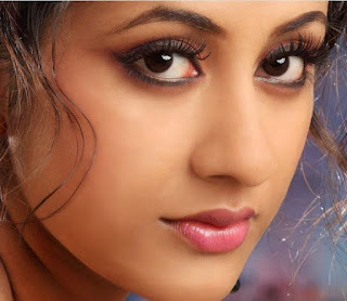 malayalam actress eyes cute looks wallpapers images