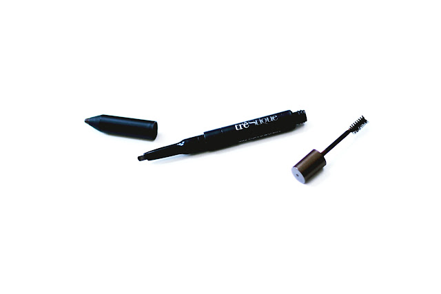 Define, Sculpt & Set Brow Pencil en Espresso