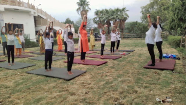 On the occasion of International Yoga Day, the old people of the old age home were made to do yoga by the Desired Foundation.