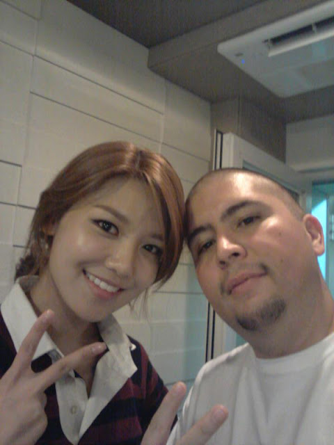 [PICTURE] SNSD with Richard Garcia Selca Photo