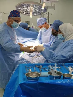 جامعة أسيوط تُعلن عن نجاح العملية الجراحية الخمسين لزراعة الكلى بتبرع أخ لأخيه