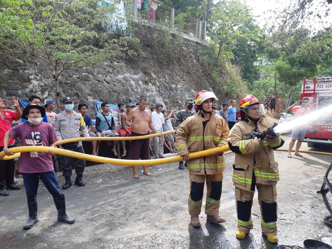 Bengkel Tambal Ban di Karanggayam Terbakar, Kerugian Ditaksir Rp 100 Juta