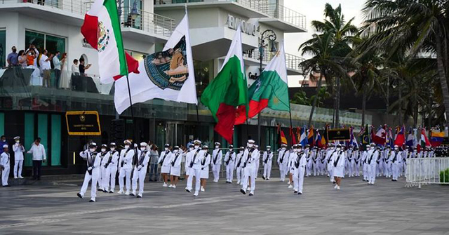 En Veracruz, AMLO encabeza celebración por 200 años de la Armada de México