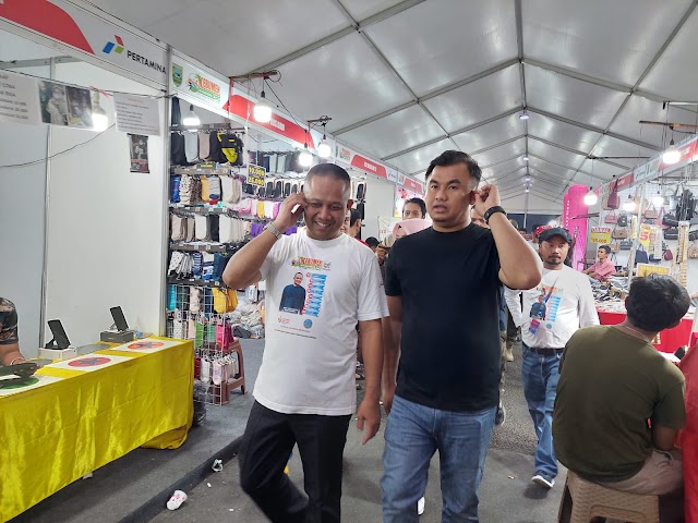 Kunjungi Stand, Ketua Umum APKASI Apresiasi Kebumen Internasional Expo 