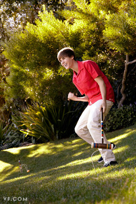 justin bieber 2011 haircut photo shoot. justin bieber 2011 haircut.