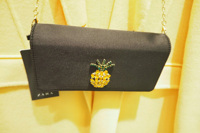  Zara - mini cross-body bag with pineapple detail