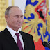 Szürreális videó: Putyin Mikulásként rúg bele a Nyugatba