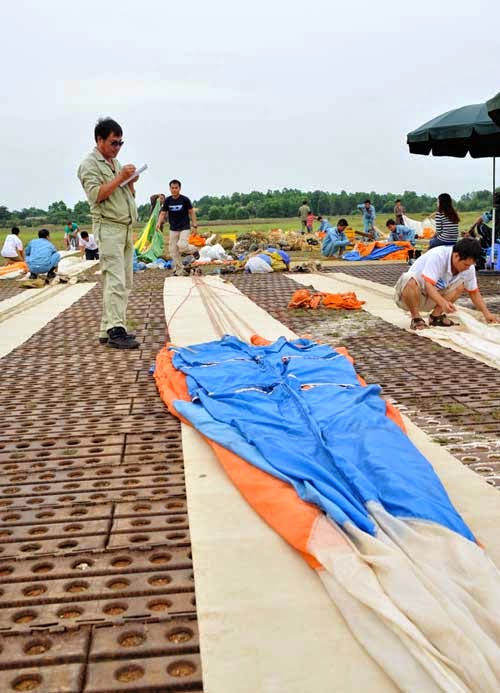 Chùm ảnh: Sự nguy hiểm của lính nhảy dù - 17