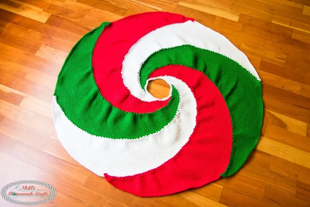 spiral crochet christmas tree skirt