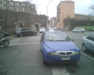 Parcheggi sul Marciapiede