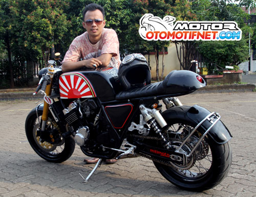 Modifikasi Honda CB400 1998 Bergaya Cafe Racer