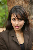 Khenisha Chandran Photo shoot-thumbnail-69