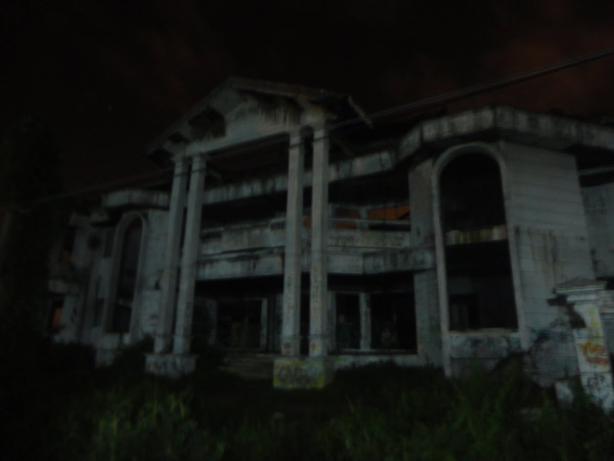 DUNIA HANTU: Rumah Hantu Darmo