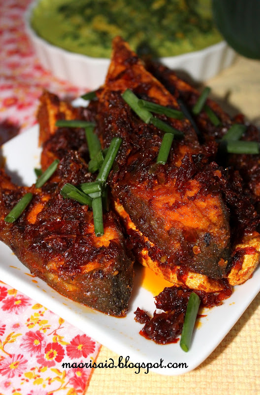 Mori s Kitchen Bawal  Emas Goreng Bersambal