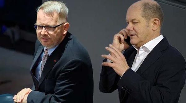 Razzia wegen Cum-Ex-Skandal bei Johannes Kahrs (l.): Wieviel Dreck hat SPD-Kanzlerkandidat Olaf Scholz noch am Stecken?