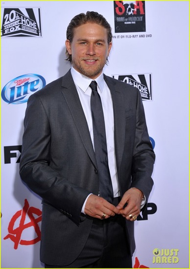 charlie-hunnam-talks-fifty-shades-of-grey-for-first-time-04