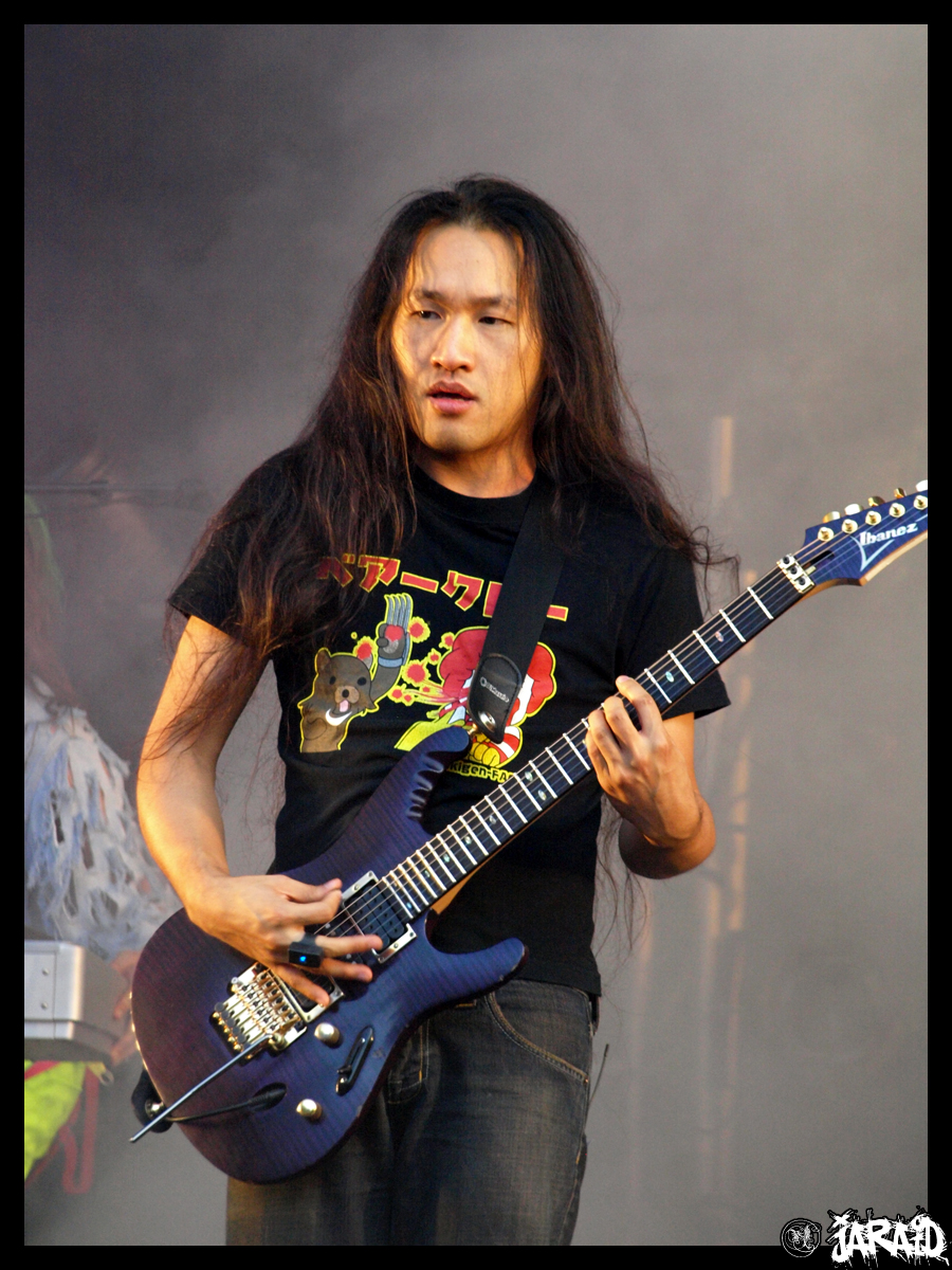 Herman Li, Gitaris Power Metal dari Hongkong  Gosip Gambar