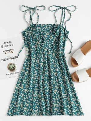 https://www.zaful.com/floral-tie-strap-apron-mini-sundress-p_530434.html?lkid=14815669