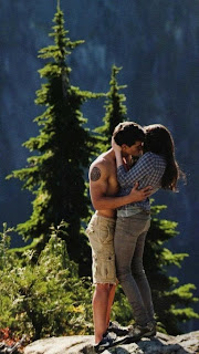 Taylor Lautner Cant Stop Kissing Kristen Stewart in twilight