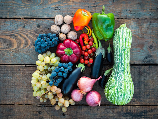 fruit and veg: Photo by Dan-Cristian Pădureț on Unsplash