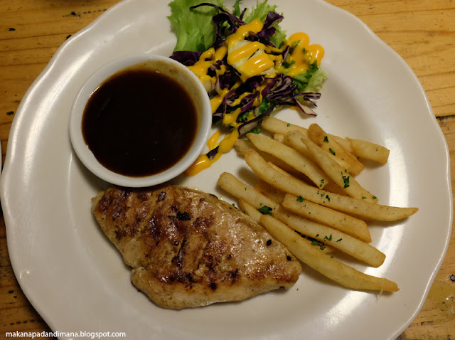 Makan Malam di Mangsi Coffee Denpasar Bali