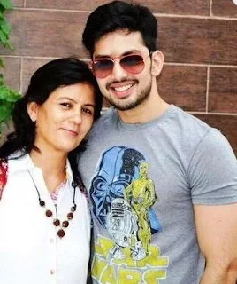 Himansh Kohli Family Wife Son Daughter Father Mother Marriage Photos Biography Profile.