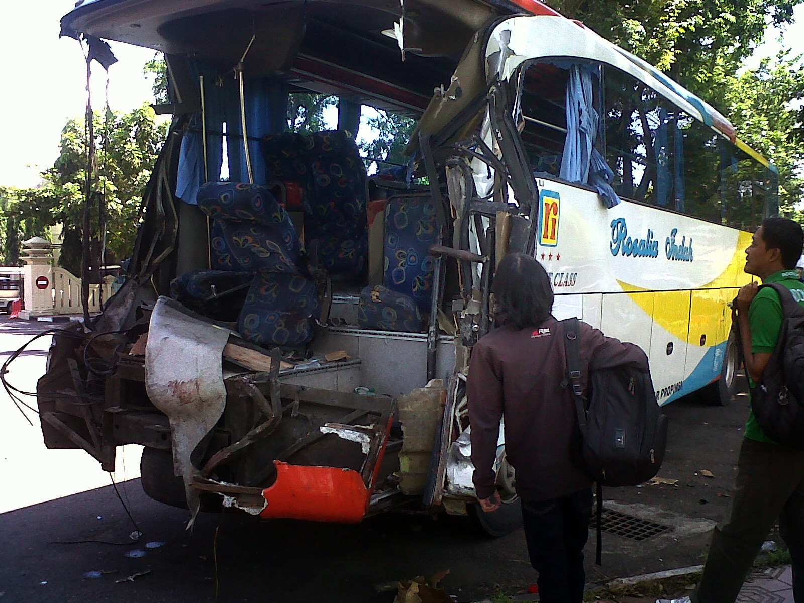 Kumpulan Foto Bus Kecelakaan