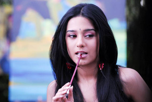 Amrita Rao Cute Still - SEXY Baby Amrita Rao Pictures - Famous Celebrity Picture 