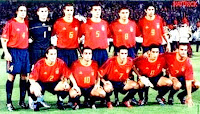 SELECCIÓN DE ESPAÑA - Temporada 2002-03 - García Calvo, Casillas, Iván Helguera, Marchena, Joaquín y Valerón; Michel Salgado, Xavi, Raúl, Vicente y Raúl Bravo - GRECIA 0, ESPAÑA 2 (Raúl y Valerón) - 07/09/2002 - Eurocopa de Portugal 2004, fase de clasificación - Atenas (Grecia), estadio Leforos Alexandras - Alineación: Casillas; Michel Salgado, García Calvo, Marchena, Raúl Bravo; Iván Helguera, Xavi Hernández (Rubén Baraja, 60'); Joaquín (Mendieta, 60'), Valerón (César, 86'), Vicente; y Raúl