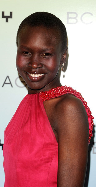 alek wek runway. Alek Wek looks beyond gorgeous