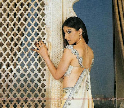 soha_ali_khan_bollywood_actress_wallpaper_11_sweetangelonly.com