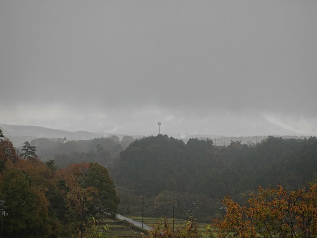 鳥取県米子市淀江町本宮 淀江どんぐり村 駐車場からの眺望 大山見えません
