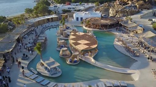 La piscina más grande de Europa de agua salada. La piscina de agua salada más grande de Europa. Mykonos (Grecia), club de playa SantAnna