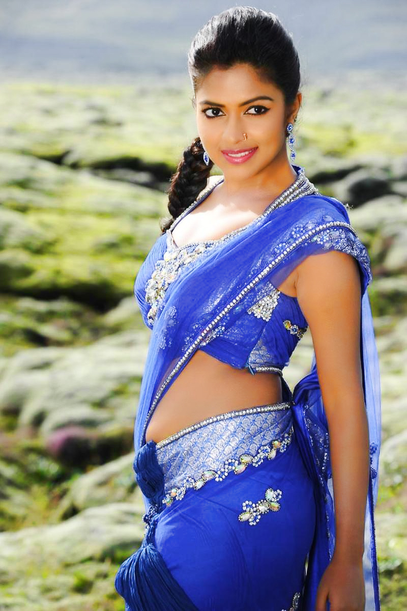 http://photoplusgold.blogspot.in/2013/07/malayalam-actress-amala-pauls-blue.html