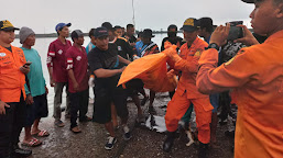    TNI AL Bersama Tim SAR Gabungan Berhasil Temukan Awak Kapal Nelayan Cilacap Yang Tenggelam