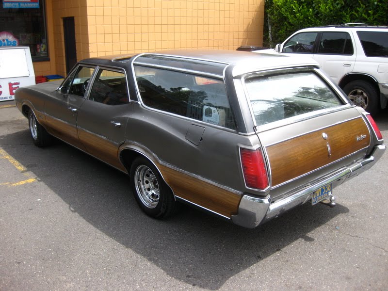 1972 Oldsmobile Vista Cruiser Wagon