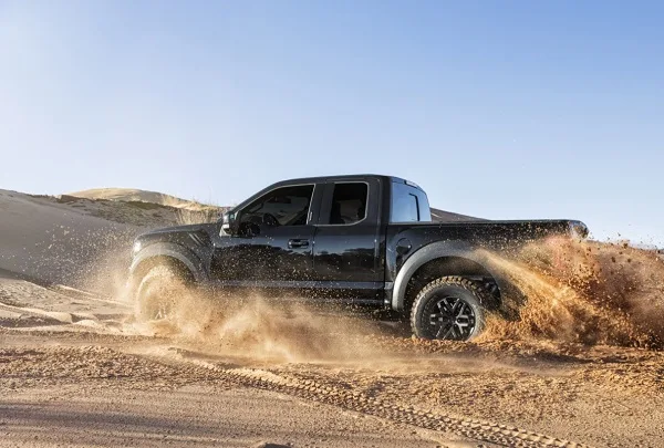 Ford presentó la nueva F-150 Raptor SuperCrew