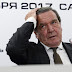 Megtarthatja párttagságát Gerhard Schröder volt német kancellár