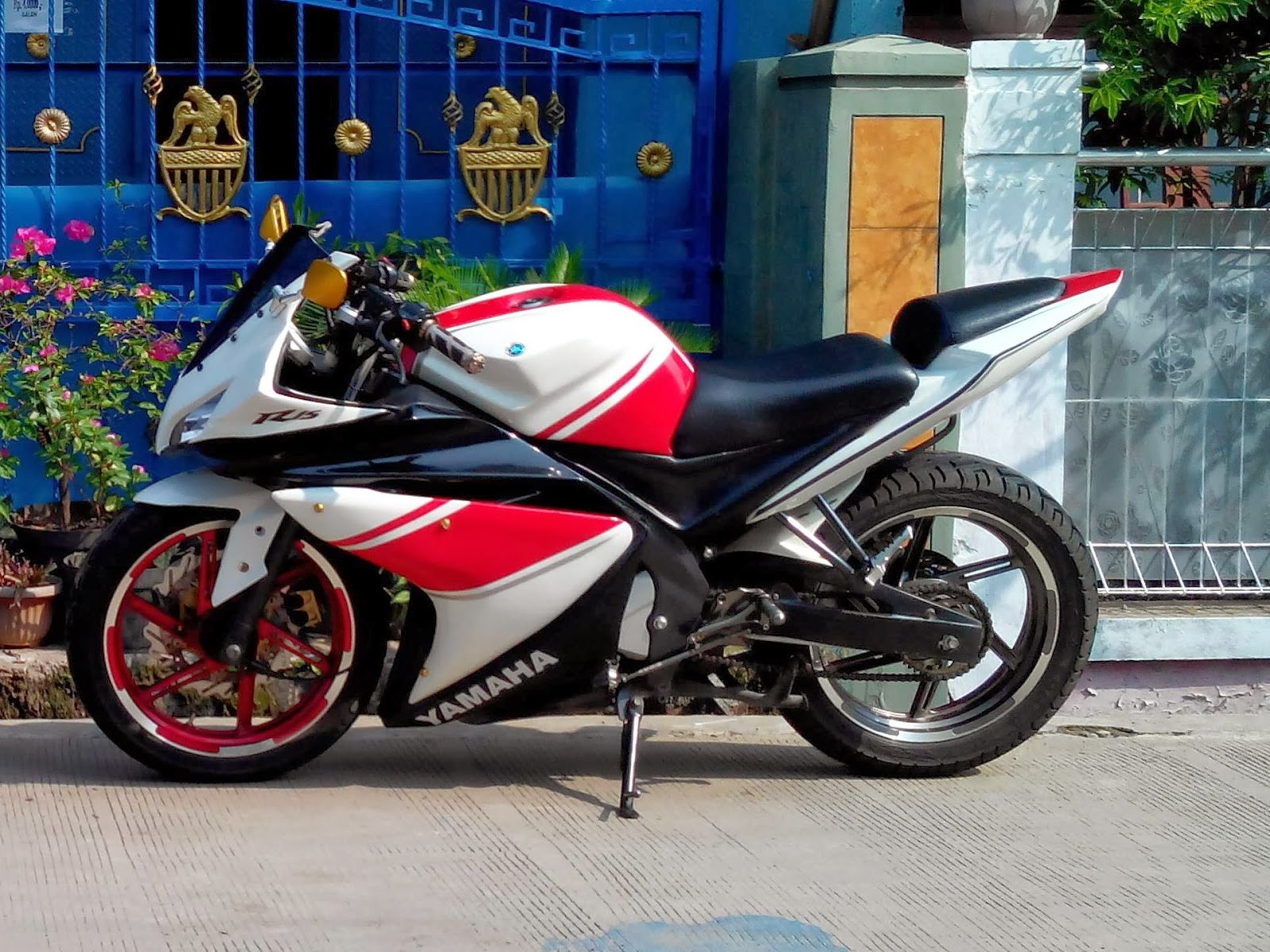  Modifikasi  Yamaha  Vixion  Lebih Sporty dengan Full Fairing 