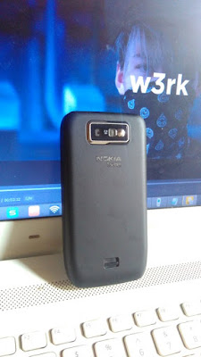 Nokia E63 dari belakang (original)