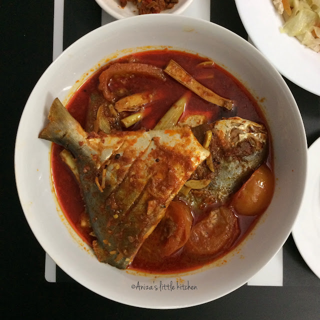 Aniza little kitchen: ASAM PEDAS MELAKA IKAN BAWAL MAS