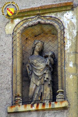 NORROY-LE-VENEUR (57) - L'église Saint-Pierre (Extérieur) - Vierge à l'Enfant