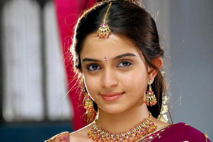 Actress Sheena Shahabadi Images