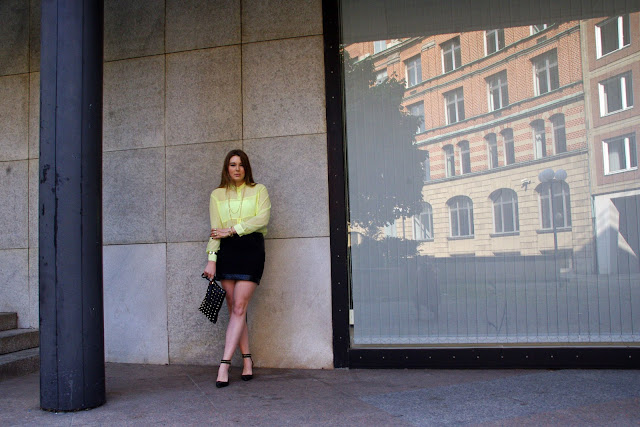 H&M trend, leder rock, neon bluse, fluo shirt, best german fashion blogger, beste deutsche Modeblogger, trend, style,nieten pumps, zara, schwarz, hamburg