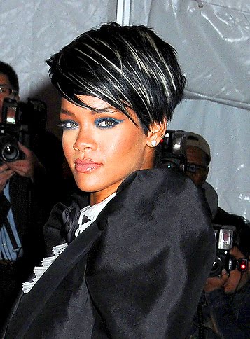 rihanna pictures 2010. Rihanna Short Haircuts 2010