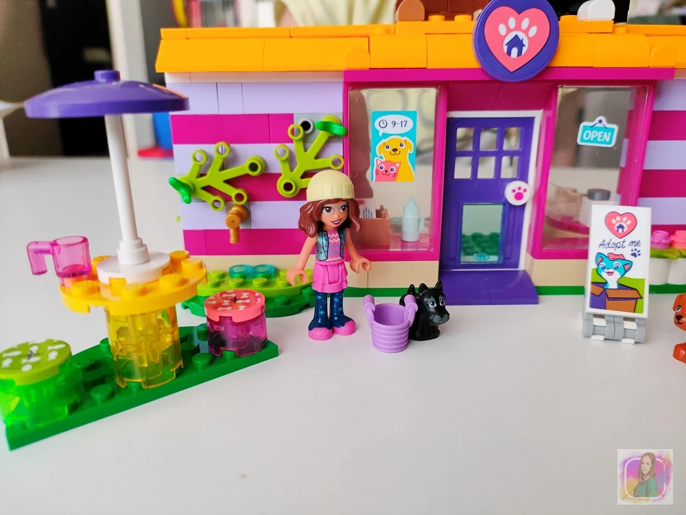 LEGO Friends - Kawiarnia przy Schronisku 41699 - księgarnia TaniaKsiazka.pl