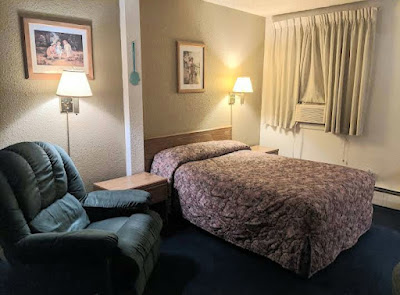hotels in Elbow Lake