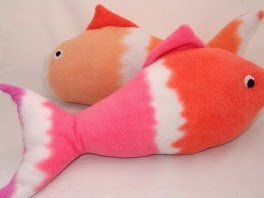 http://translate.googleusercontent.com/translate_c?depth=1&hl=es&rurl=translate.google.es&sl=en&tl=es&u=http://craftbits.com/project/plushie-fish-friends/&usg=ALkJrhjnrdUjlaaq6p7bovjvO1o7OZ0GdA