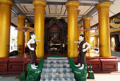On the Shwedagon Platform for meditation
