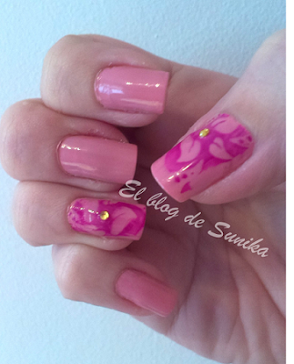 manicura rosa derecha